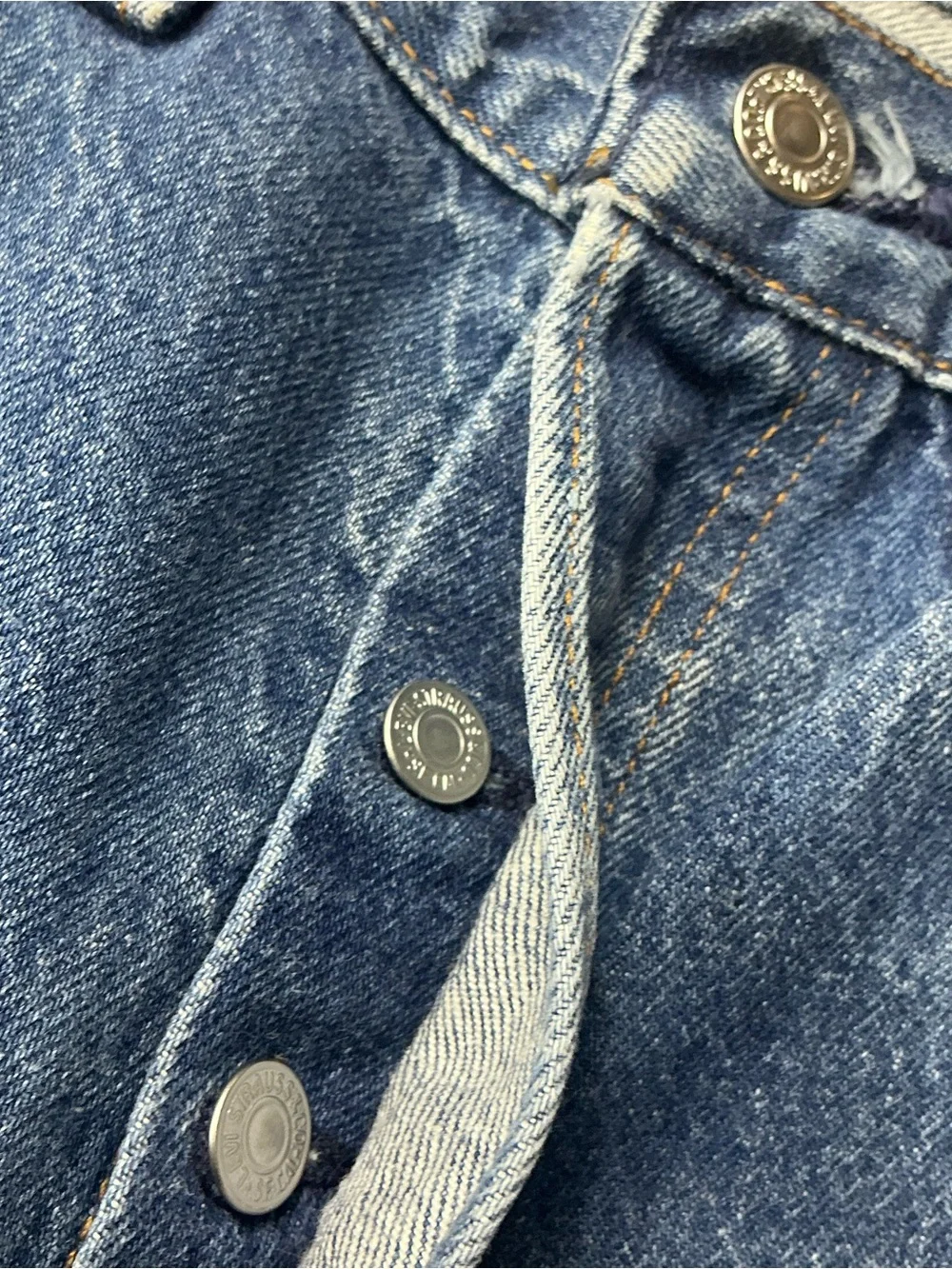Vintage Levi’s 501XX button fly medium wash straight leg jeans 32 x 32 USA made